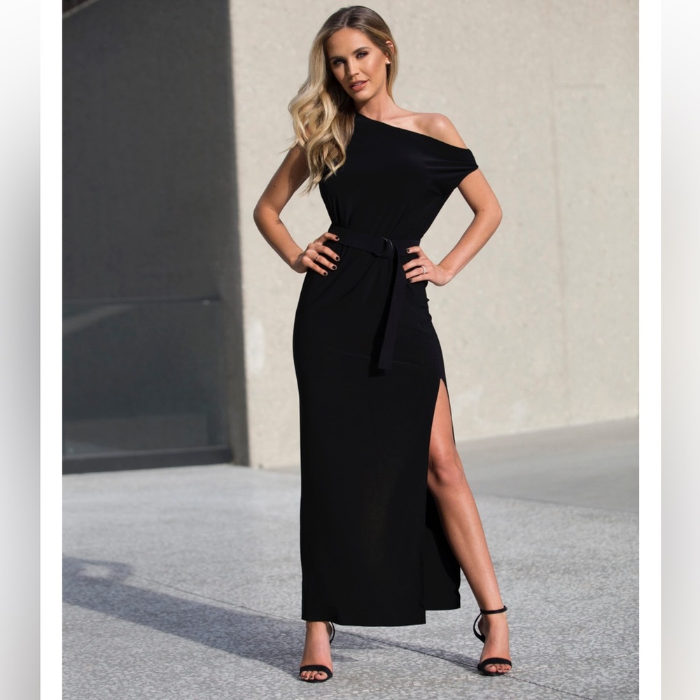 NORMA KAMALI DROP SHOULDER GOWN